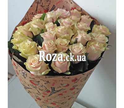 Delicate bouquet of 25 cream-colored roses 4