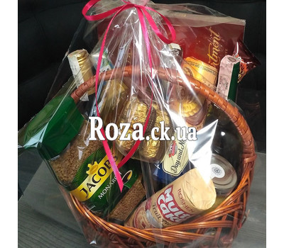 Gift basket of products with alcohol 5