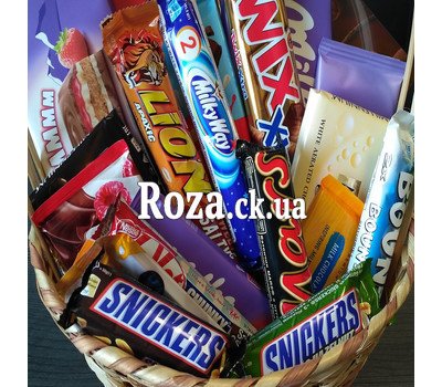 Gift chocolate basket 2