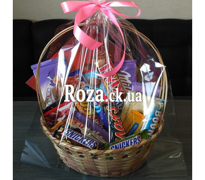 Gift chocolate basket 3