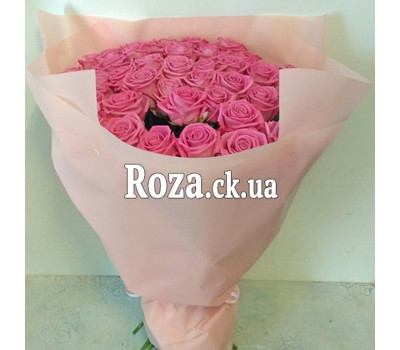 Chic bouquet of pink roses 1