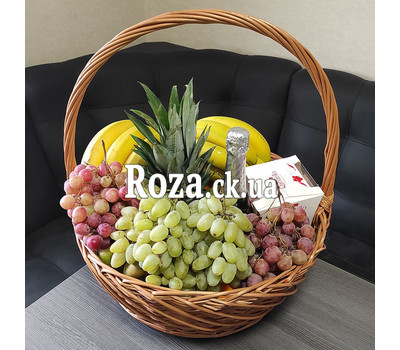 Large basket of fruit 5