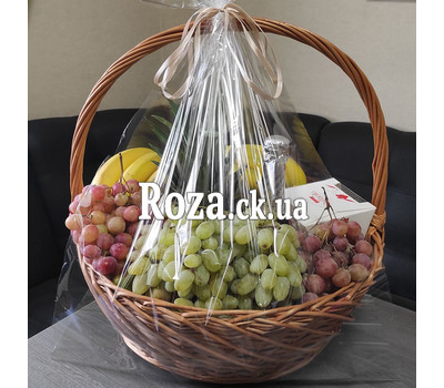 Large basket of fruit 7