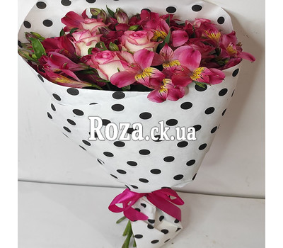Bouquet of pink roses and alstromeries 1