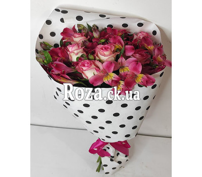 Bouquet of pink roses and alstromeries 2