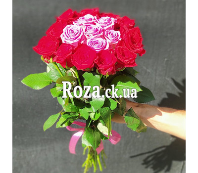Heart of roses bouquet 5
