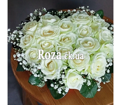 Flowers in the form of heart with white roses 2