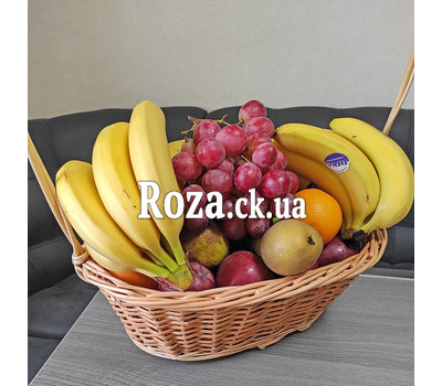 Basket with fruits for a gift 3