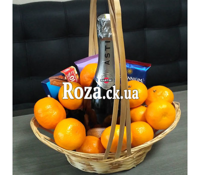 Gift basket with chocolate 4