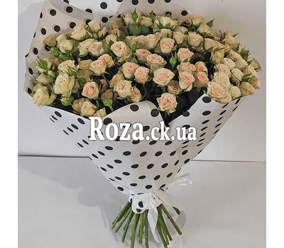 Beautiful bouquet of spray roses 2