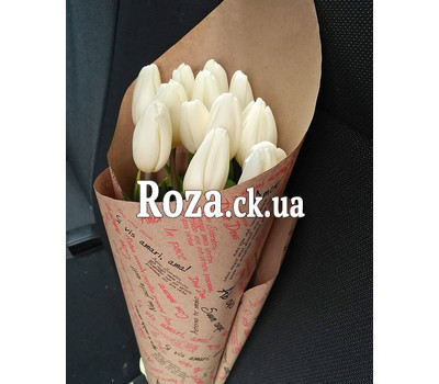 Inexpensive bouquet of white tulips 1