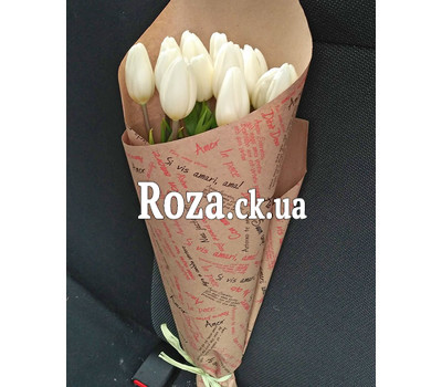 Inexpensive bouquet of white tulips 2