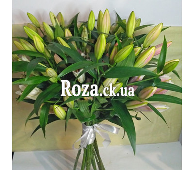 Charming bouquet of lilies 2