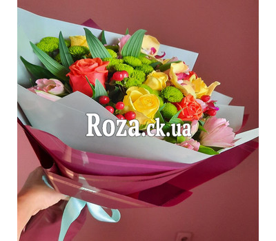 Original bouquet with orchids 1
