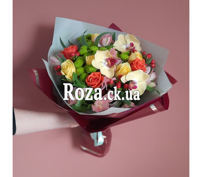 Original bouquet with orchids 2