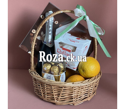 Gift basket with champagne and chocolates 6