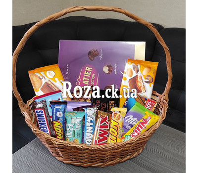 Gift chocolate basket 5