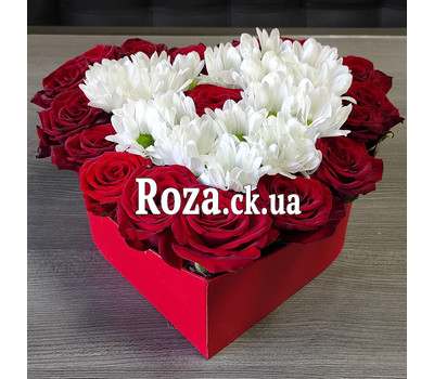 Heart of roses and chrysanthemums 2