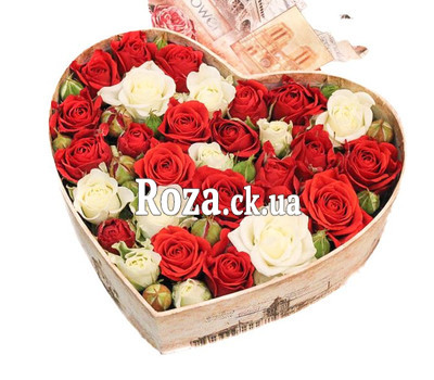 11 spray roses in a heart box