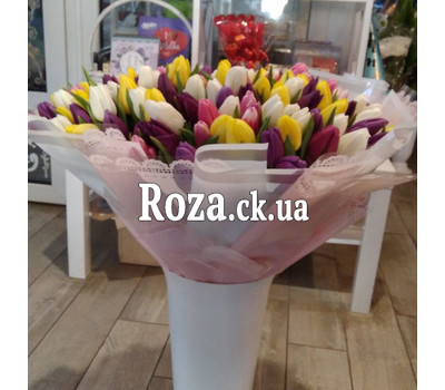 Bouquet of 151 tulips 4