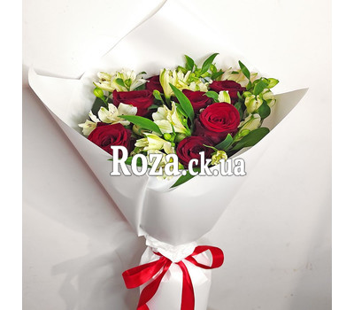 Bouquet of pink roses and alstromeries 4