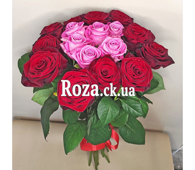 Heart of roses bouquet 8