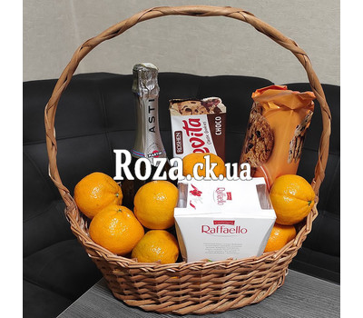Gift basket with champagne 1