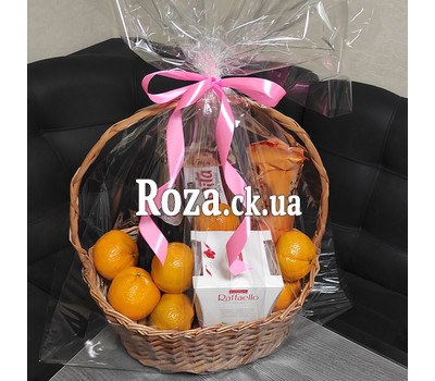 Gift basket with champagne 3