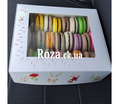 Macaroons in the box 2