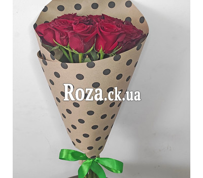 Trendy bouquet of red roses 8