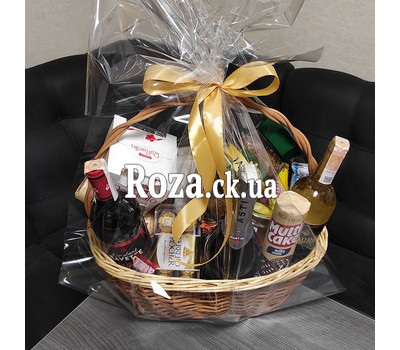 Gift basket of products with alcohol 6