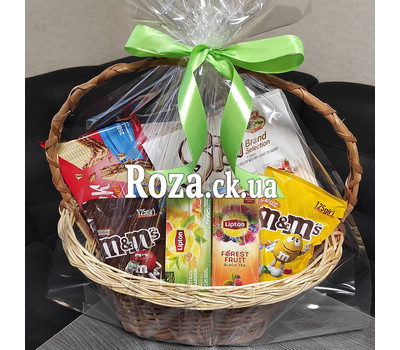 Basket with sweets 1