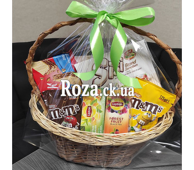 Basket with sweets 2