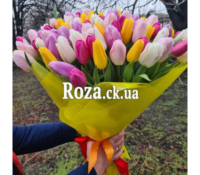 A beautiful bouquet of 101 tulips 1