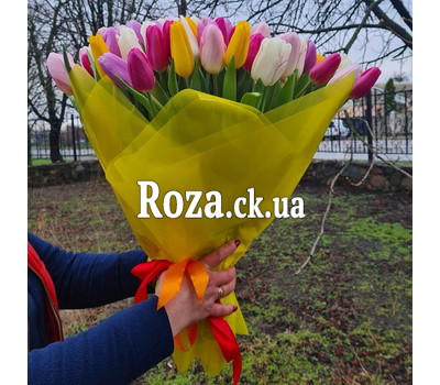 A beautiful bouquet of 101 tulips 2