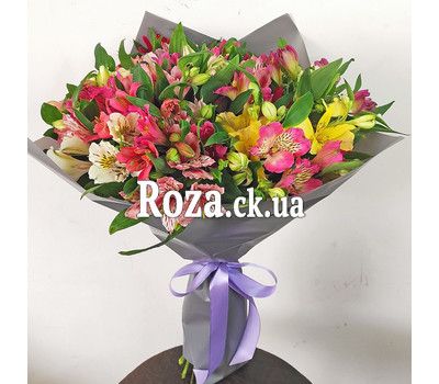 Glorious bouquet of alstroemerias 3