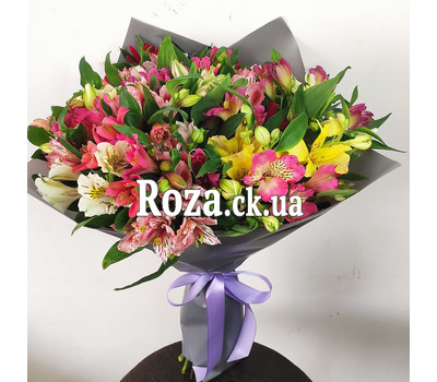 Glorious bouquet of alstroemerias 4