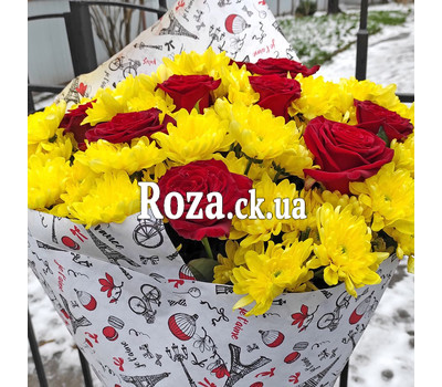 Bright bouquet of roses and chrysanthemums 3