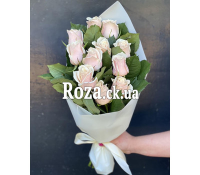 Cascade bouquet of 11 cream roses 8