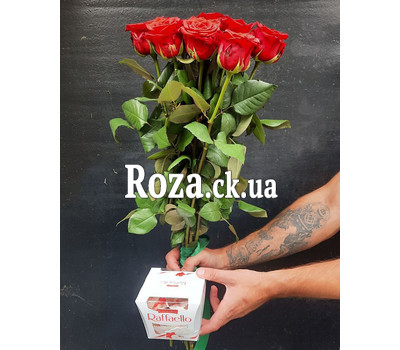 Bouquet of roses and Raffaello 1