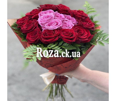 Heart of roses bouquet 9