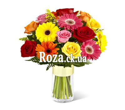 Bright bouquet of roses and gerberas